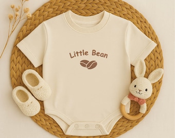 Gestickte Kaffeebohne Baby Strampler - personalisierter Baumwollbody