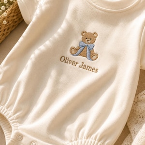 Tutina personalizzata con orsetto ricamato con nome, completo personalizzato per neonato, body blu con fiocco, regalo per neonato