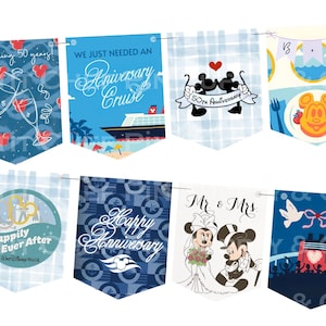 Op de afbeelding: Een slinger met acht driehoekige vlaggetjes. De vlaggetjes tonen verschillende ontwerpen en teksten, waaronder "Celebrating 50 years!" en "Happy Anniversary." Mickey en Minnie Mouse staan op sommige vlaggetjes.