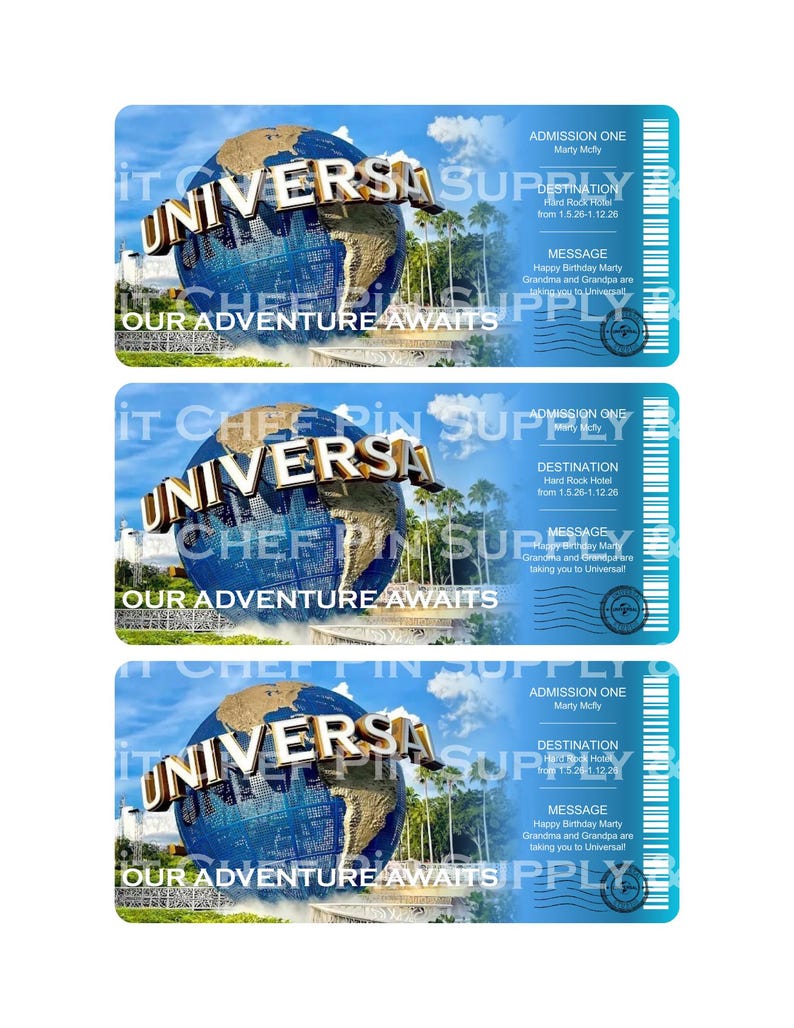 Puede incluir: Tres entradas azules para Universal Studios. Cada entrada presenta el logotipo del globo de Universal Studios con el texto "UNIVERSAL" y "OUR ADVENTURE AWAITS". El texto adicional incluye "ADMISSION ONE", "DESTINATION" y un mensaje de cumplea&ntilde;os.