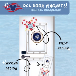 Op de afbeelding: Digitale download van DCL-deurmagneten. Het ontwerp toont een witte deur met een patrijspoort met het jaar 1998. De tekst "WE LOVE YOUR DOOR!" is inbegrepen. De afbeelding toont ook een tweede ontwerp.