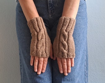 Fingerlose Handschuhe mit Zopfmuster, Handwärmer, Milchig Braune Handschuhe Frau, Gestrickte Fingerlose Handschuhe Frauen, Hellbraune Pulswärmer