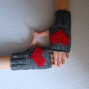 Fingerless Gloves with Hearts, Gray Gloves, Heart Gloves Valentine's Gift image 2