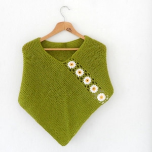 Green Poncho with Daisy Flowers, Wool Green Shawl Wrap, Holiday Fashion, Spring Poncho image 4