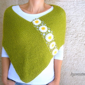 Poncho verde con flores de margarita, envoltura de chal verde de lana, moda navideña, poncho de primavera imagen 3