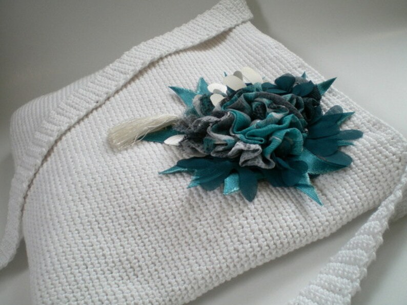 Crochet Messenger Bag with Teal Green Brooch image 3