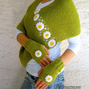 Green Poncho with Daisy Flowers, Wool Green Shawl Wrap, Holiday Fashion, Spring Poncho image 5