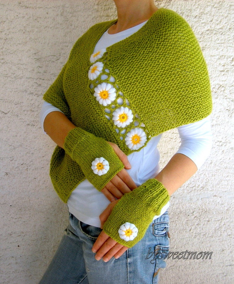 Green Poncho with Daisy Flowers, Wool Green Shawl Wrap, Holiday Fashion, Spring Poncho image 5