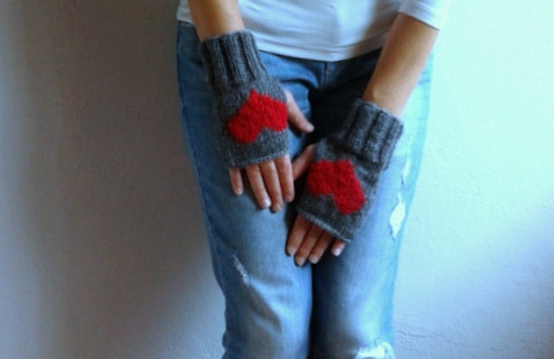 Fingerless Gloves with Hearts, Gray Gloves, Heart Gloves Valentine's Gift image 5