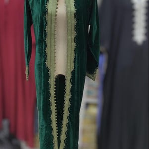 Kaftan Femme Marocain en Velours - Parfait pour Occasions Spéciales image 5