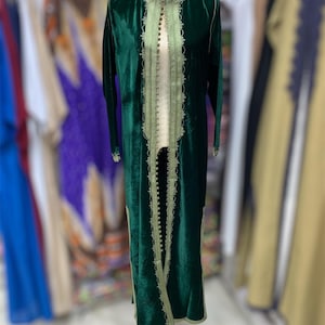 Kaftan Femme Marocain en Velours - Parfait pour Occasions Spéciales image 4
