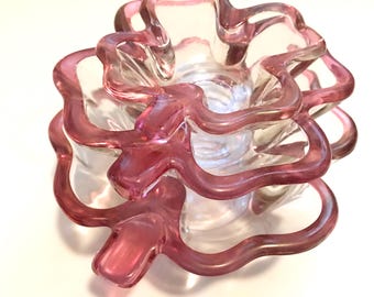 Juego de 3 platos/cuencos/dulces de cristal rosa transparente con diseño vintage de trébol de 4 hojas.