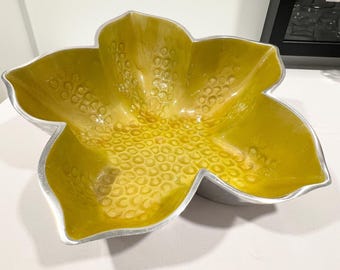 Luzerna Starfish Flower Handcrafted Enameled Heavy Aluminum Bowl - Made in Mexico