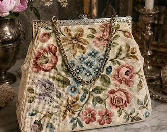 Vintage handtas met bloemenmotief, grote geborduurde tas met tapijtmotief, sierlijk metalen frame en kettinghandvat, avondtas uit de jaren 1950/1960