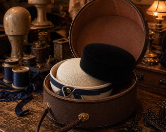 Vintage Lark Hat Box With Convertible Two Piece Ladies Hat, 1950s Mid Century Fashion Set, Woven Hat With Black Overlay, Round Travel Case
