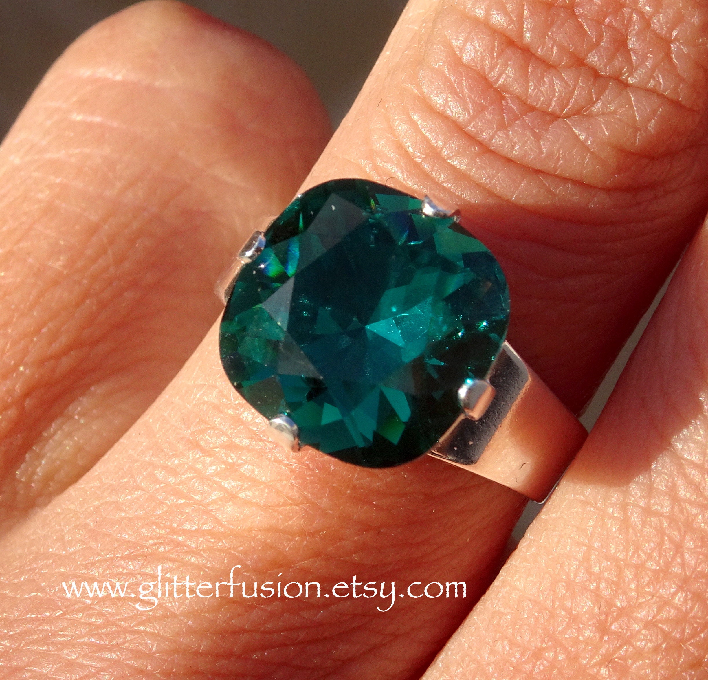 アクセサリー SELMA CRYSTAL RING Emerald Ignite Swarovski Crystal Statement Ring, Dark Green