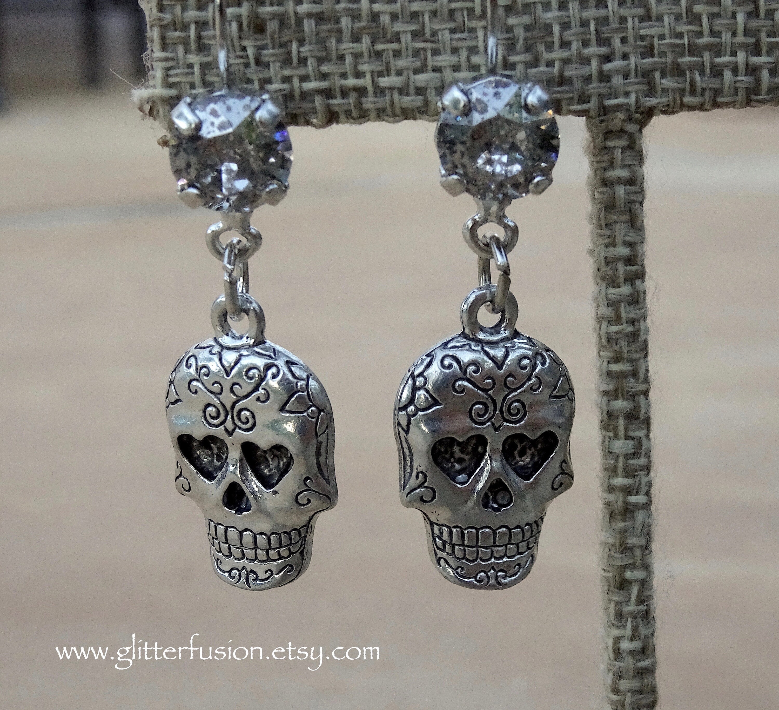 Katy Craig Orecchini In Argento 925 Con Teschio E Pietre Di Cristallo - Gioiello A Perno Per Halloween O Look Alternativo, Regalo In Confezione