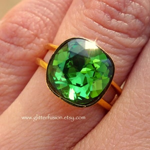 Dark Moss Green Swarovski Crystal Statement Ring, 10mm Cushion Cut Emerald Crystal Ring, Mother&#39;s Day Anniversary Gift, Glitter Fusion Ring