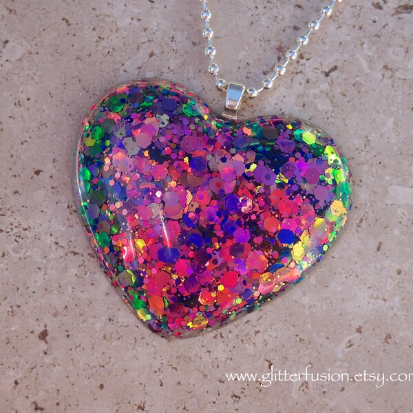 Desert Sunset Resin Heart Statement Pendant, Metallic Beetle Phoenix Color Shifting Chunky Glitter Resin Heart Charm Necklace, GlitterFusion