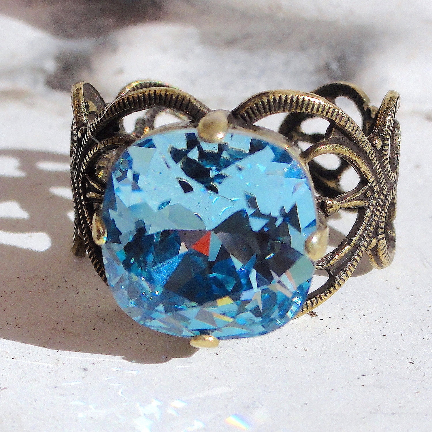Bague Papillon Fantaisie Cristal Bleu Aigue-marine - Taille Ajustable, Pierres Pavées