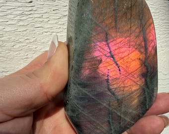 Cristales iridiscentes de labradorita de forma libre: elige el tuyo
