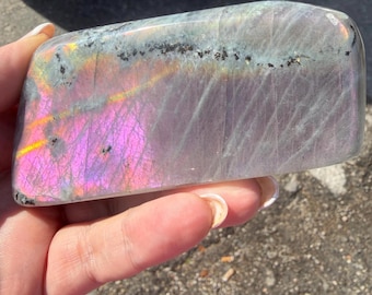 Cristal de labradorita iridiscente de forma libre - Piedra metafísica