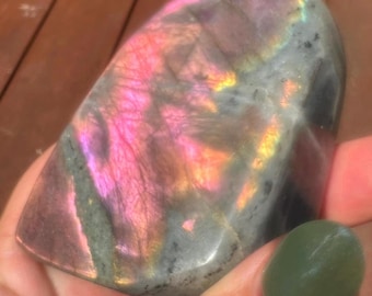Labradorita iridiscente de forma libre: elige tu propia piedra
