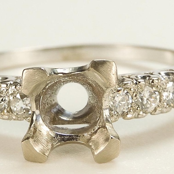 Antico, anni '20, montaggio semi-montato, attacco da 6,5 mm -7 mm, misura dell'anello 10,5 UK-U1/2, 12 kW