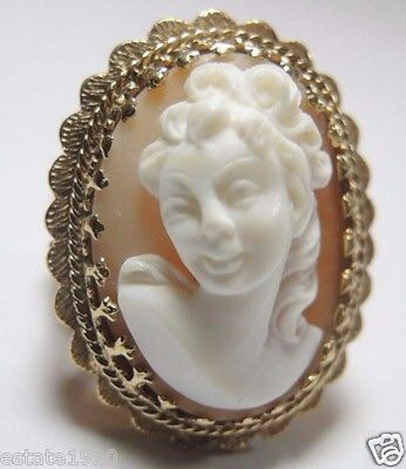 Retro Yellow Gold Cameo High Relief Ring