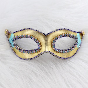 Gouden maskerademasker: Venetiaans mardi Gras-masker met kralen