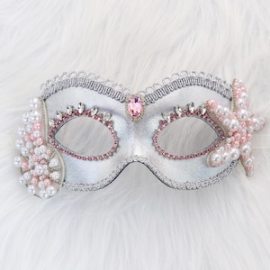 Silver Masquerade Mask: Pink Diamonds, Conch and Starfish decoration， Venetian Mardi Gras Mask