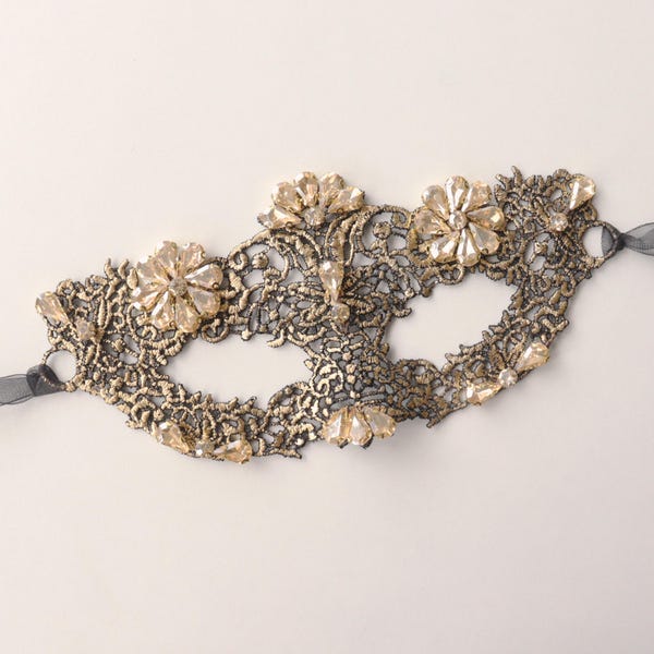 Gold Lace Masquerade Mask with Rhinestone • Venetian Mask • Vintage Style • Suitable for Party • MM190