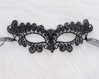 Maskeradmask i spets: Venetiansk mask, svart, guld och silver