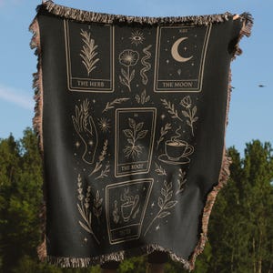 Cobertor de tecido de ervas e celestial, cobertor de tarô de lua e ervas, cobertor preto e dourado, decoração de cobertor de tecido místico
