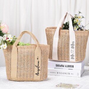 Personalized Bridesmaid Gift Bag, Bridal Party Gift Bag,Wedding Gifts Bag Name, Custom Straw Gift Bag,Beach Tote Bag,Bachelorette Party Bag