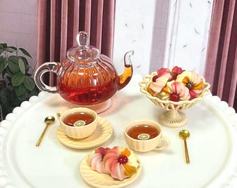 1:6 Miniature Flower Cookie Pastries and Glass Tea Pot, Realistic Food for Dolls Dioramas