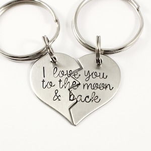 Te amo hasta la luna y de vuelta - Collar / llavero de corazón roto de acero inoxidable