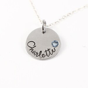 Dije con nombre estampado a mano - Collar para mamá - Collar personalizado para mamá - Plata de ley - Regalo para el Día de la Madre