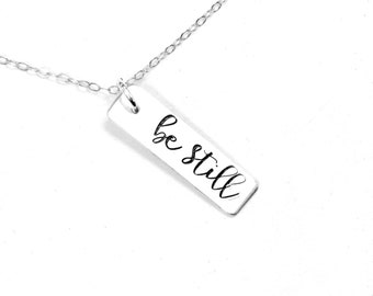 BE STILL-handgestempelde sterlingzilveren bedelketting - ketting met laagjes - be still-ketting