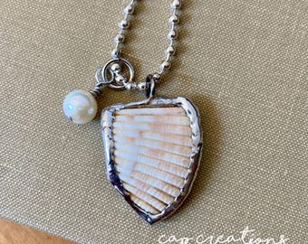 Sea Shell Necklace, Shell Jewelry, Shell Pendant, Handcrafted Necklace, Gift for Friend, Ocean Jewelry, Beach Necklace, Beach Accessory