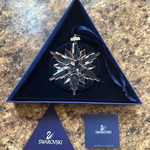 Swarovski Annual Edition Year 2006 Vintage Collectible Snowflake Ornament