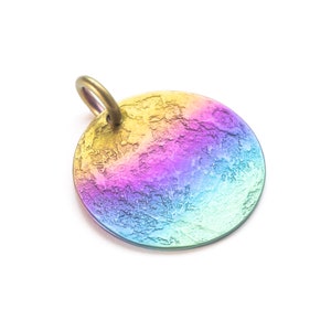 Regenbogen Mond Halskette - LGBTQ + Pride - 26 mm Anhänger oder Halskette
