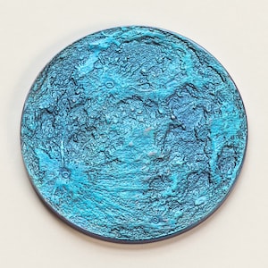 Blue Moon Münze - 2,5 cm Durchmesser - eloxiertes blaues Niobium - als realistisches Geschenk