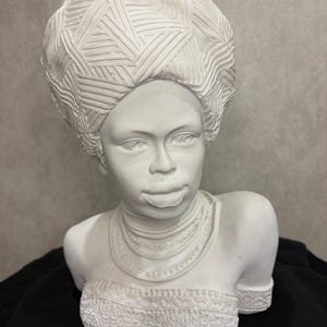 African Woman Statue,Elegant African Art Sculpture – Decorative Tabletop Bust – Traditional African Culture Figure, Unique Gift,