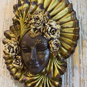Handcrafted Woman Mask Wall Decor: Elegant Feminine Design