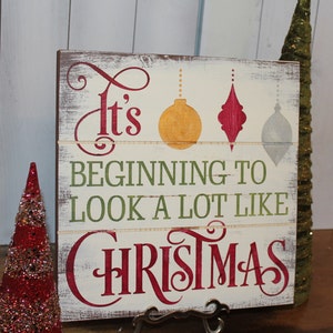 SALE/Christmas Sign/CHRISTMAS Sign/Subway Style/It's Beginning to look a lot like CHRISTMAS/Typography/Decoration/Country Christmas