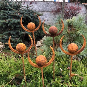 Rusty finials set of 5, Garden stakes garden decor, Metal garden decor, Metal yard art, Outdoor metal decor, Rusty metal garden sculpture