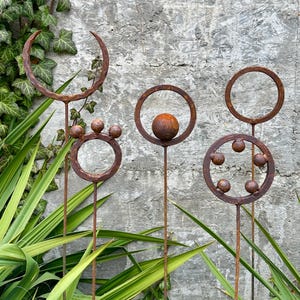Rusty Finials Set of 5, Garden Stakes, Metal Garden Decor, Metal Yard Art, Outdoor Metal Decor, Rustic Metal Rings Garden Sculpture