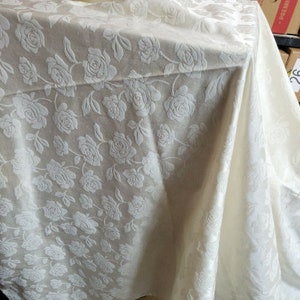 Kate Spade New York Coming Up Roses Tablecloth Fresh Cream Beige Embossed 60x102