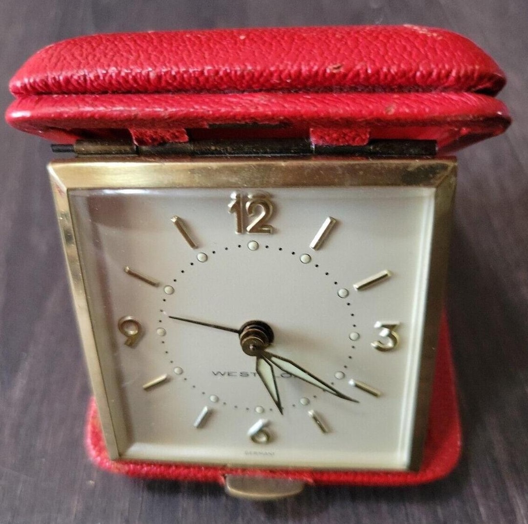 Red WESTCLOX Mechanical Traveling Alarm Clock Clamshell Luminous